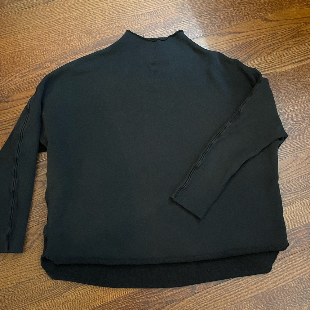 Frank & Eileen Effie Triple Fleece long sleeve Funnel Neck Capelet. Black. Small